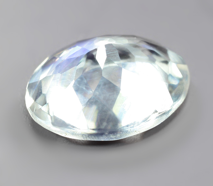 Ограненный лунный камень 1,47 карата