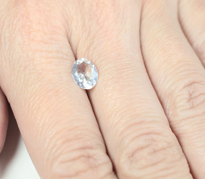 Ограненный лунный камень 1,47 карата