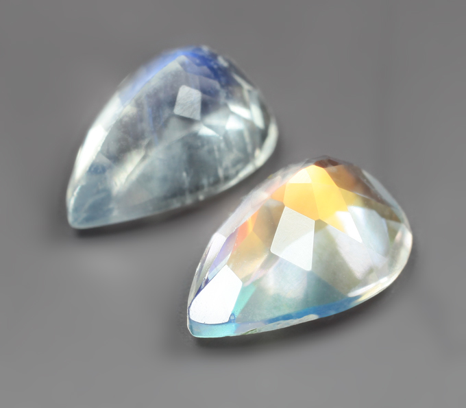Пара ограненных лунных камней 2,91 карата