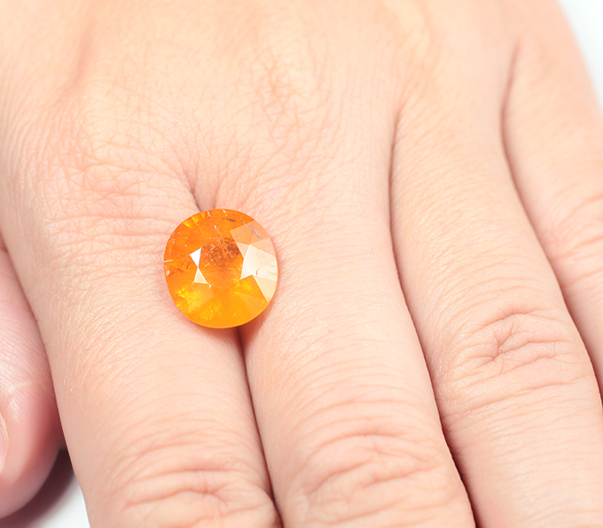 Крупный спессартин "фанта" 9,59 карата