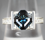 Кольцо с чистейшим синим London топазом авторской огранки 2,86 карата и лейкосапфирами