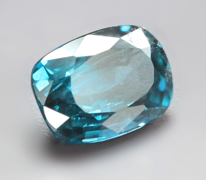 Редкая синяя шпинель 0,56 карата