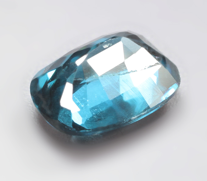 Редкая синяя шпинель 0,56 карата