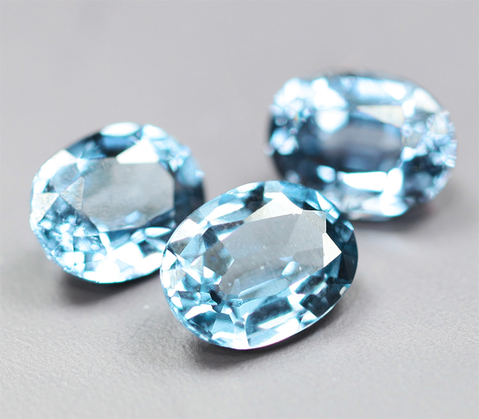 Редкий набор из 3 синих шпинелей 0,82 карата