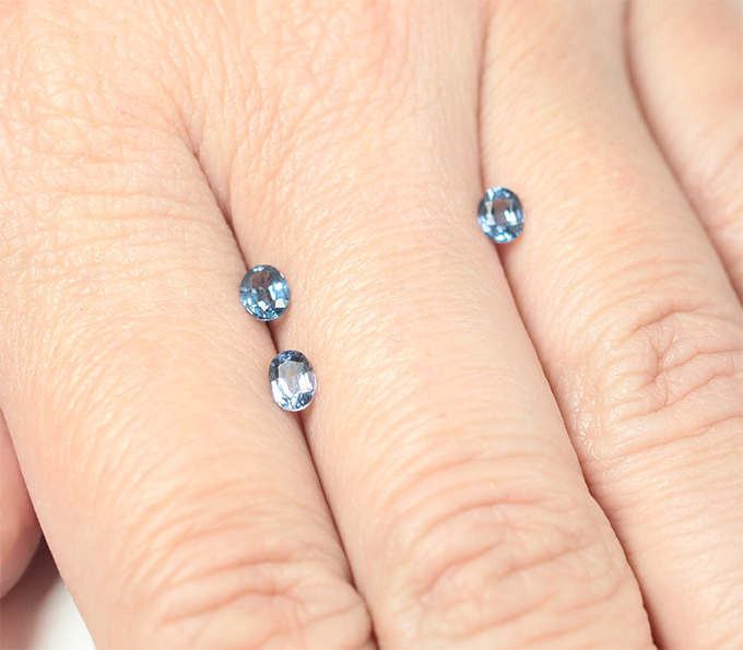 Редкий набор из 3 синих шпинелей 0,82 карата