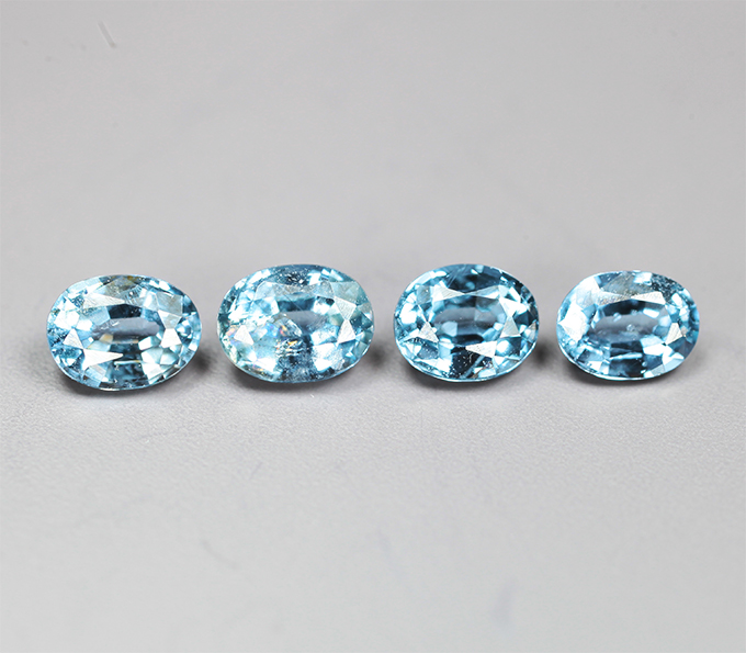 Редкий набор из 4 синих шпинелей 0,91 карата