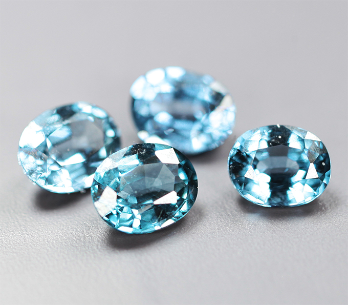 Редкий набор из 4 синих шпинелей 0,92 карата