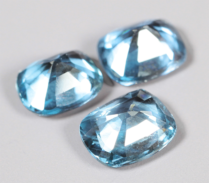 Редкий набор из 3 синих шпинелей высокой чистоты 1,7 карата