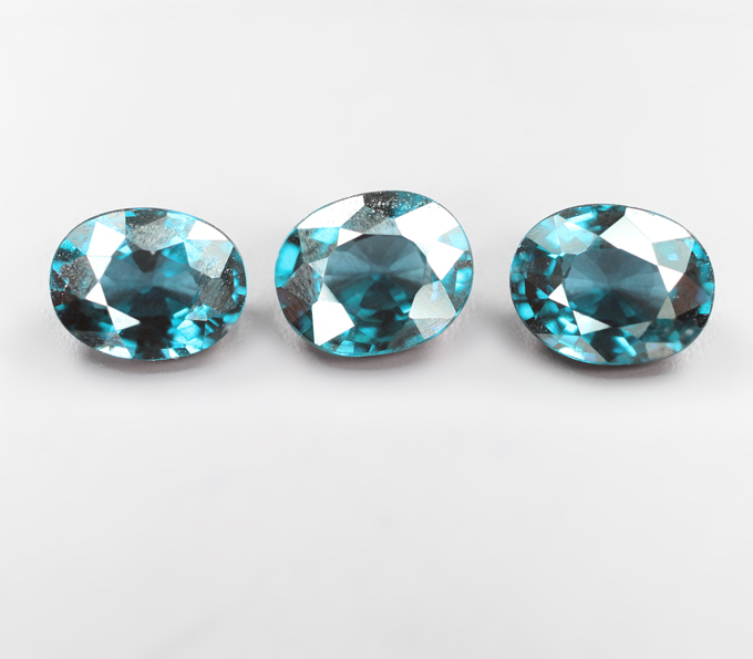 Набор из 3 синих шпинелей высокой чистоты 1,48 карата