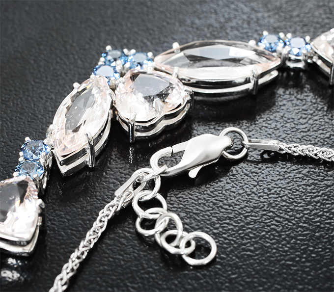 Колье с морганитами 16.03 карата и синими шпинелями