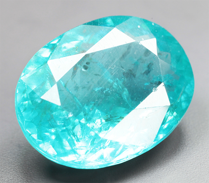 Топовый цвет! "Неоновый" апатит 4,9 карата