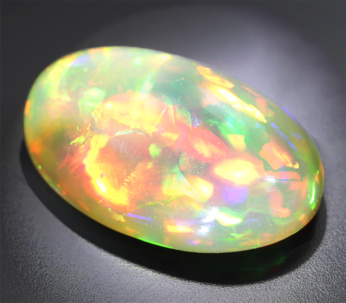 Крупный кристаллический эфиопский опал 5,42 карата