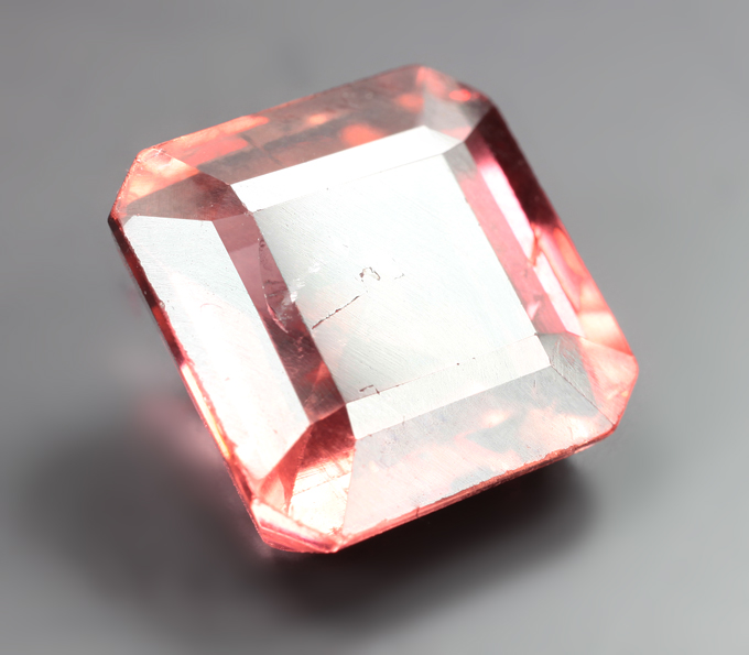 Красно-оранжевый турмалин 5,22 карата