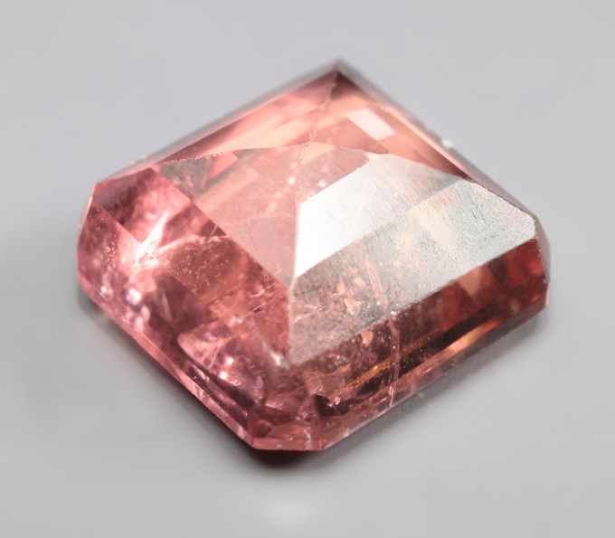 Красно-оранжевый турмалин 5,22 карата