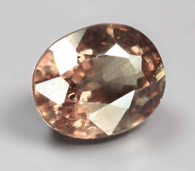 Гранат со сменой цвета 1,38 карата