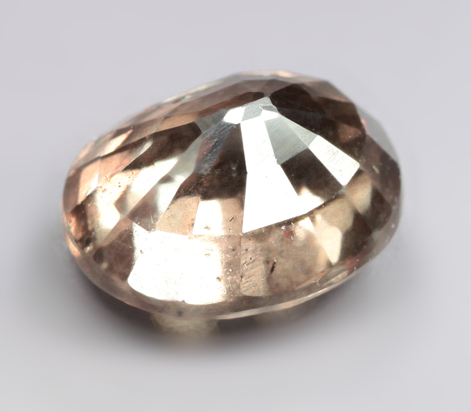 Гранат со сменой цвета 1,38 карата