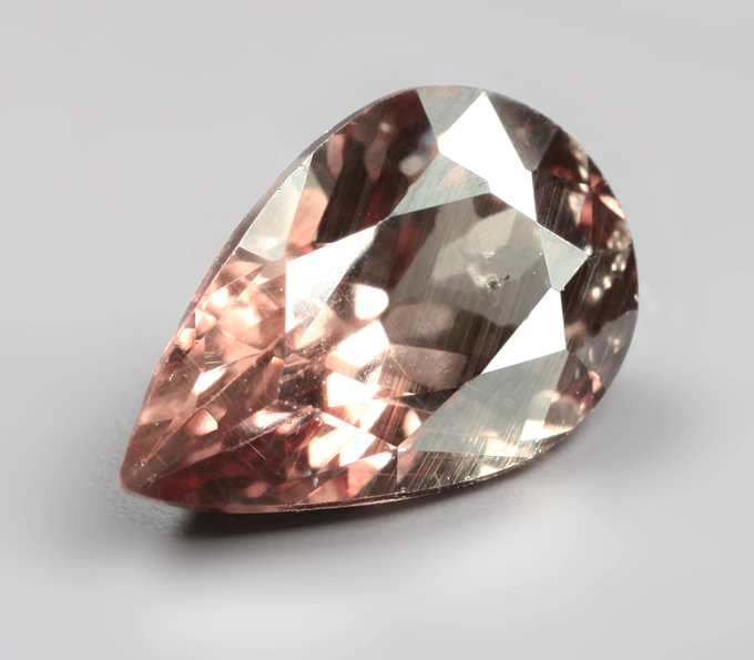 Гранат со сменой цвета 1,07 карата