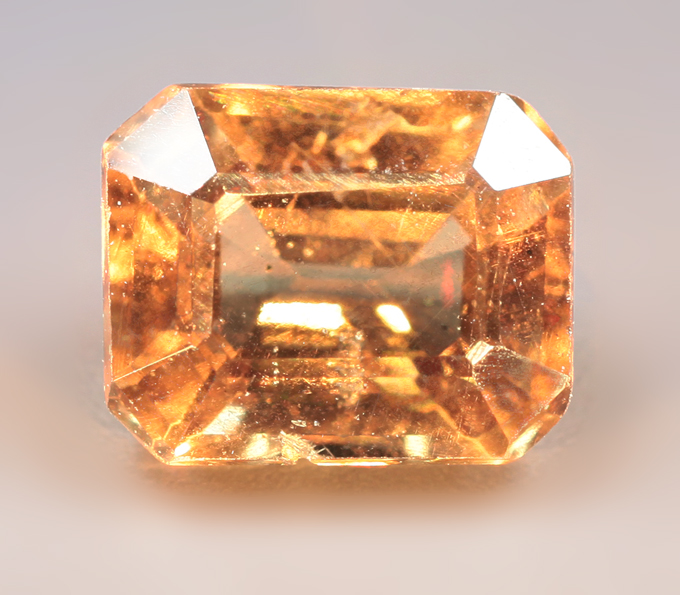 Гранат со сменой цвета 0,89 карата