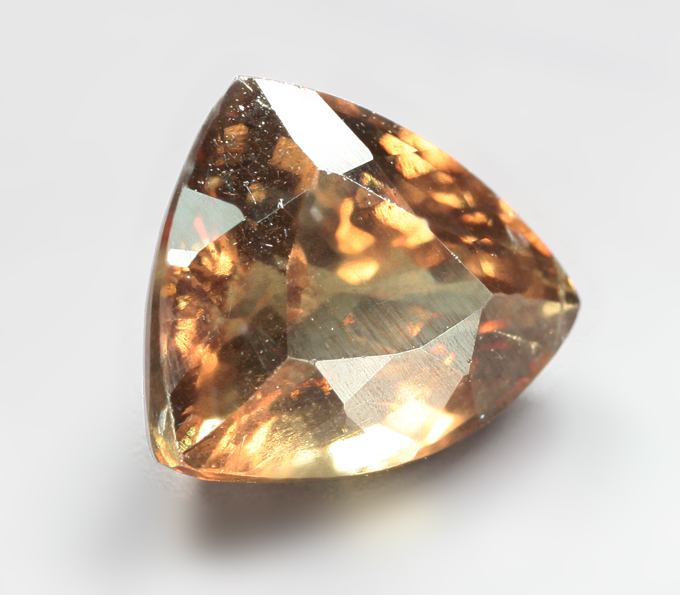 Гранат со сменой цвета 1,66 карата