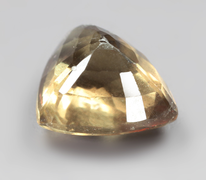 Гранат со сменой цвета 1,66 карата