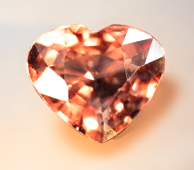 Гранат со сменой цвета 1,02 карата