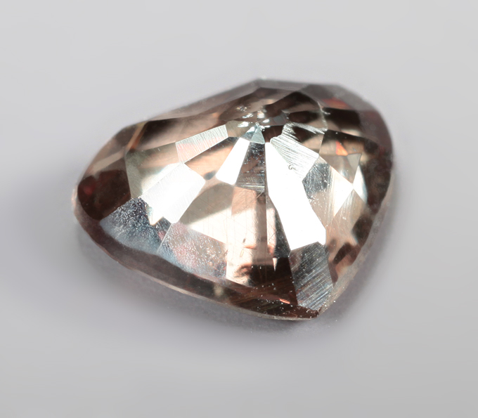 Гранат со сменой цвета 1,02 карата