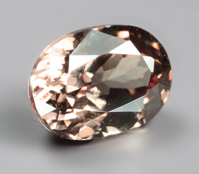 Гранат со сменой цвета 0,89 карата