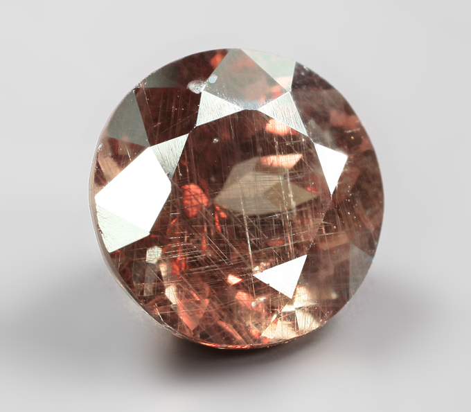 Гранат со сменой цвета 1,77 карата