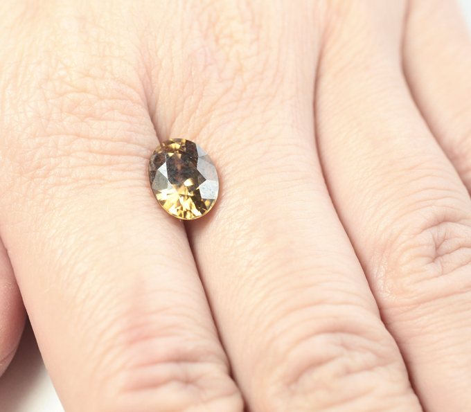 Желтый циркон высокой чистоты 4.48 карата