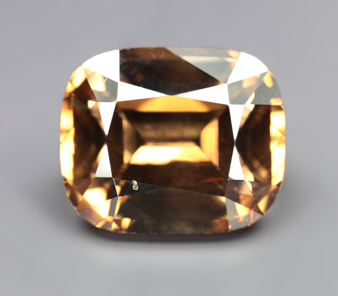 Желтый циркон высокой чистоты 2,46 карата