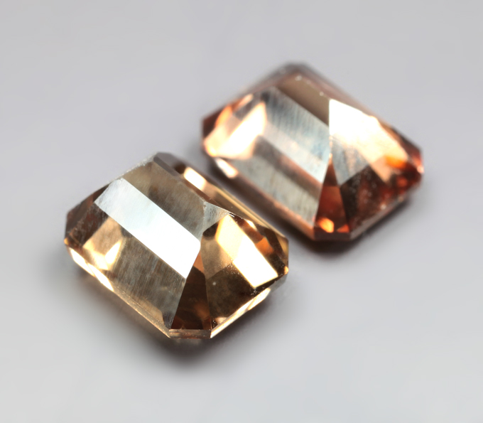 Пара цирконов 4,43 карата