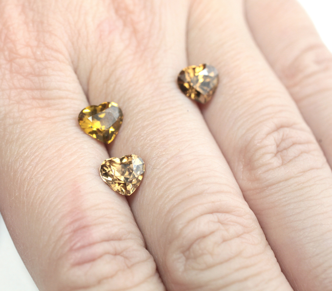 Редкая огранка! Набор из 3 чистейших цирконов 6,38 карата