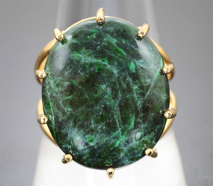 Кольцо с редким крупным мау-сит-ситом 23,65 карата