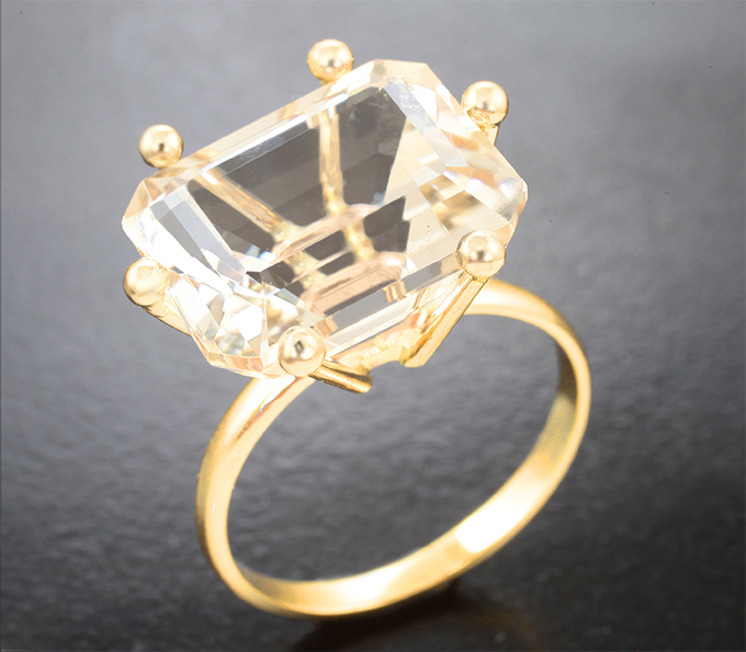 Золото Кольцо с крупным скаполитом высокой чистоты 11,48 карата