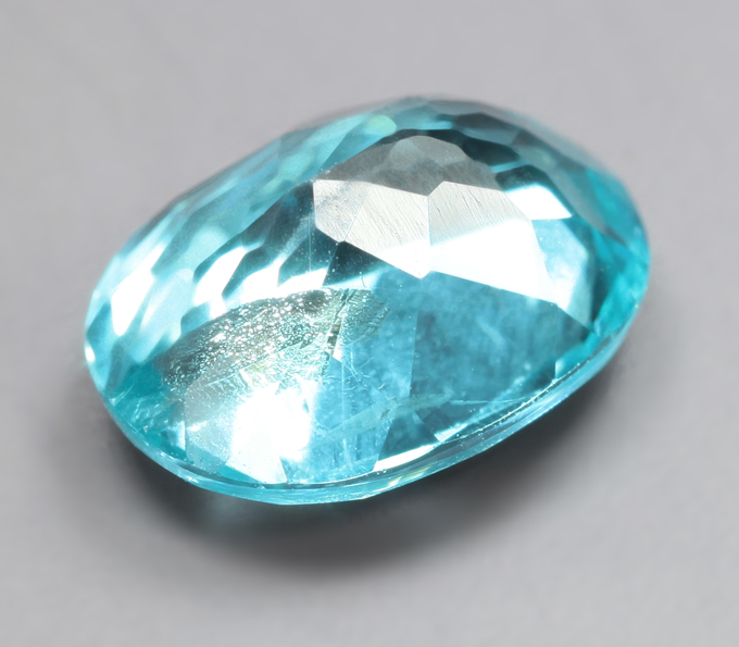 Яркий "неоновый" апатит 1,79 карата