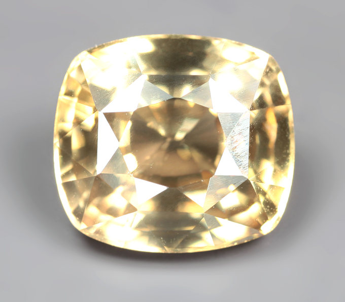 Желтый циркон высокой чистоты 2,81 карата