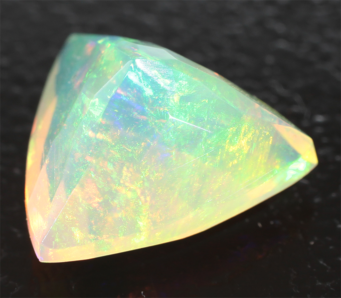 Ограненный эфиопский опал 1,63 карата