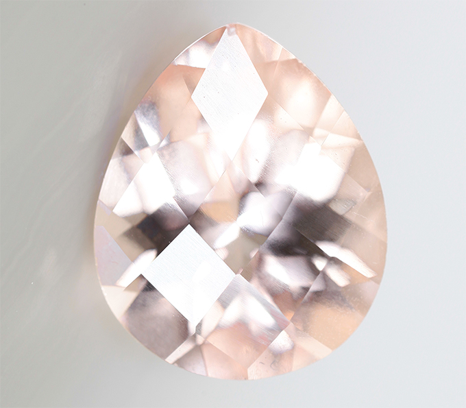 Чистейший морганит 3,88 карата