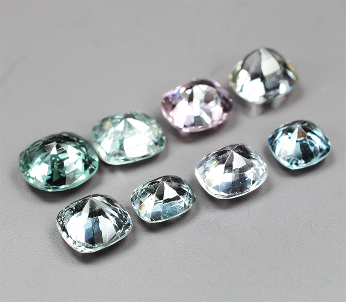 Набор из 8 разноцветных шпинелей 3,32 карата