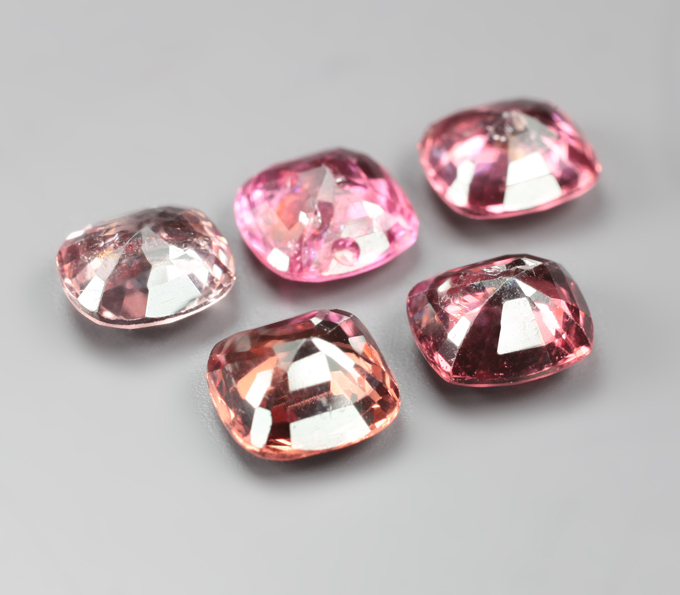 Набор из 5 разноцветных шпинелей 3,53 карата