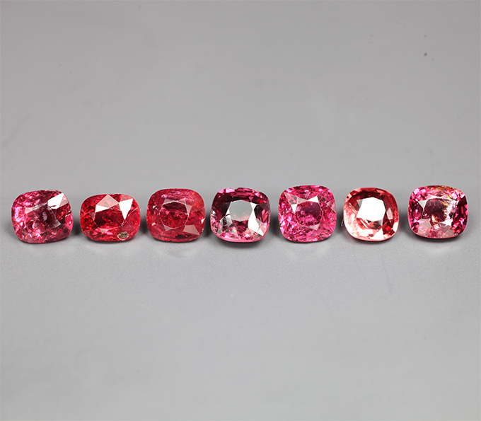 Набор из 7 красных шпинелей 3,56 карата