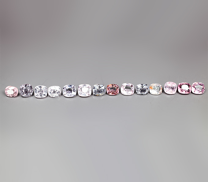 Крупный набор из 14 разноцветных шпинелей 11,27 карата