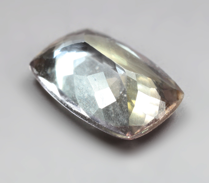 Полихромный цоизит 1,64 карата