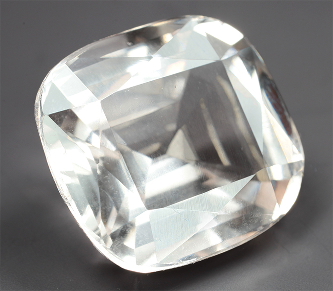 Крупный! Пастельно-оранжевый морганит высокой чистоты 20,84 карата