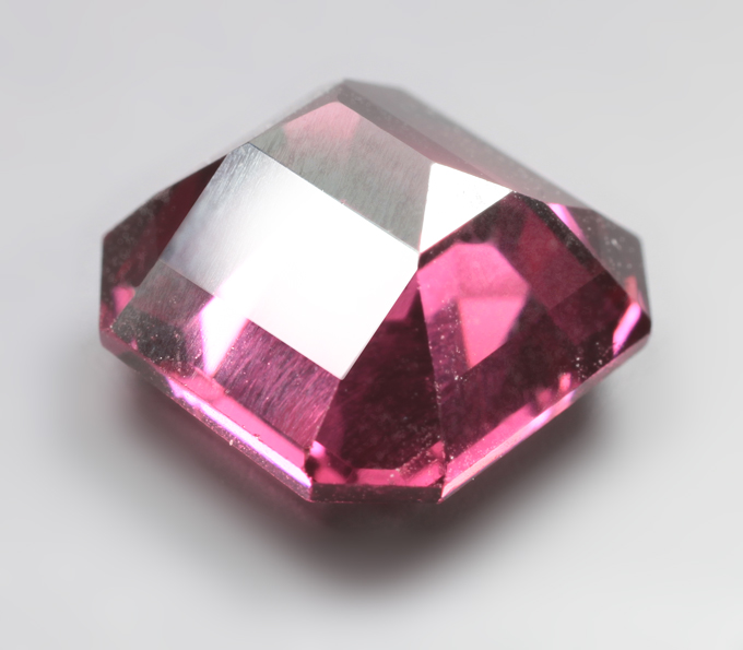 Чистейший умбалит гранат 3,92 карата