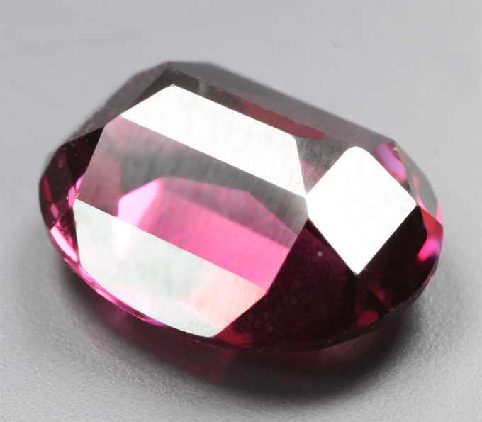 Чистейший умбалит гранат 3,4 карата