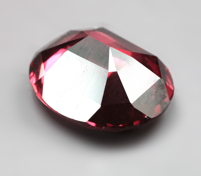 Чистейший крупный умбалит гранат 4,05 карата