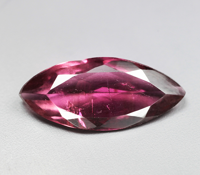 Розовато-пурпурный турмалин 1,1 карата