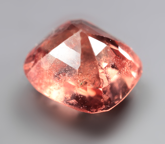 Оранжевая шпинель 1 карата