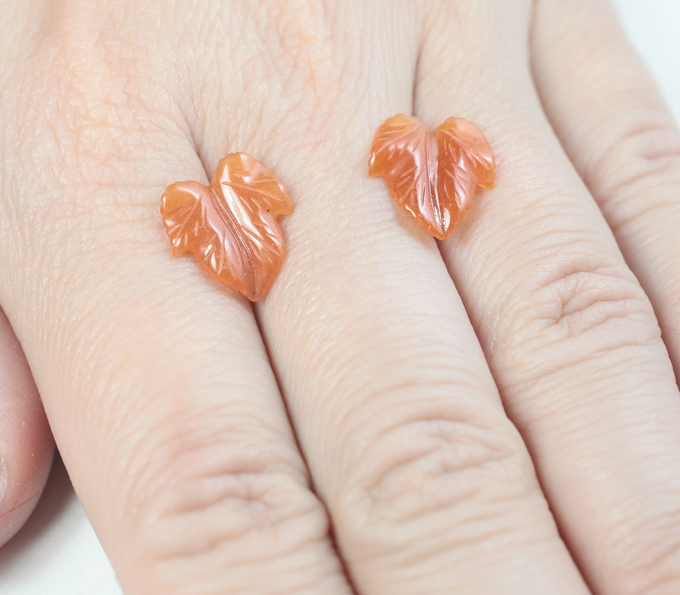 Пара резного карнелиана 3,87 карата